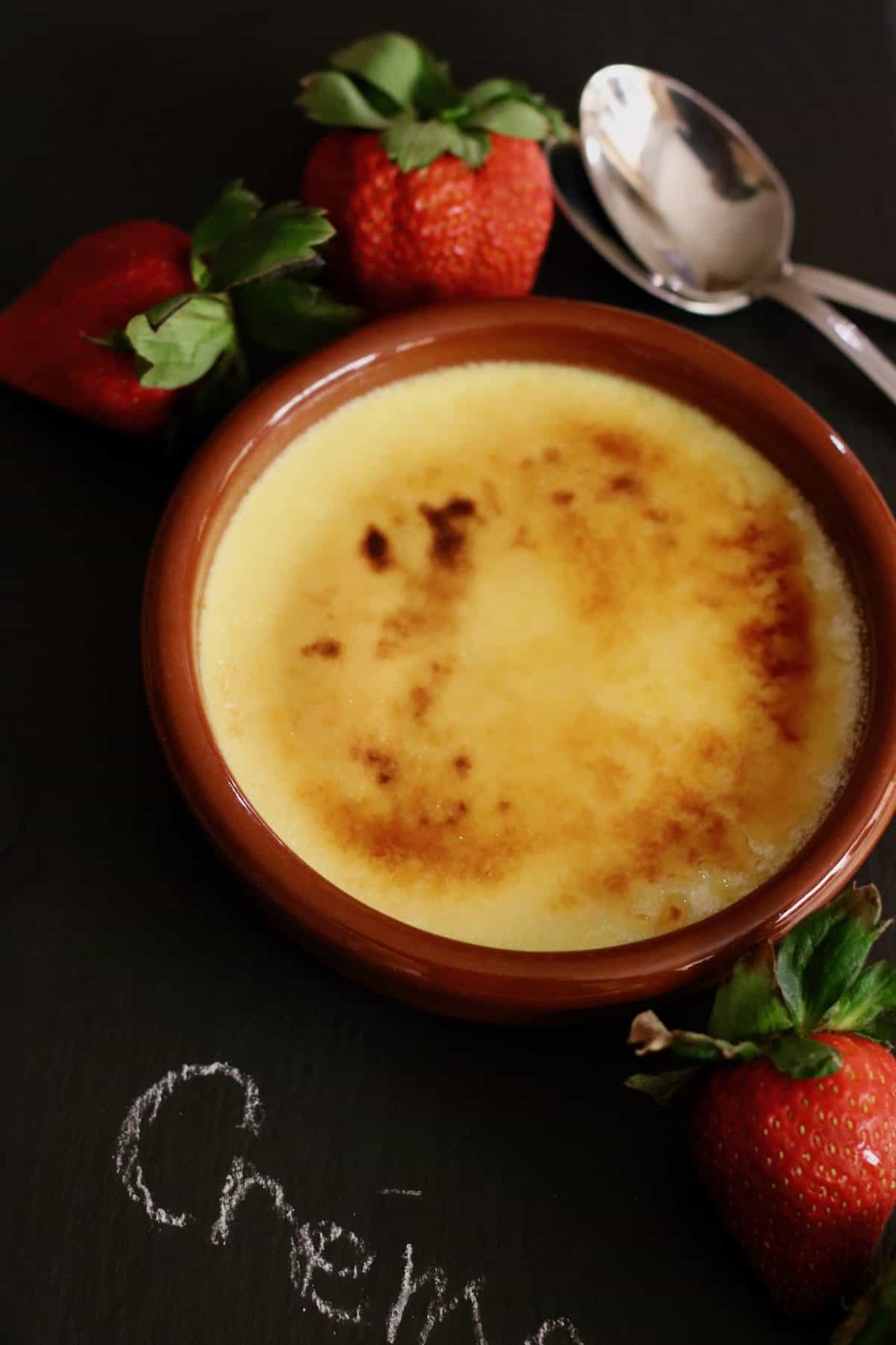 Creme brûlée with strawberries.