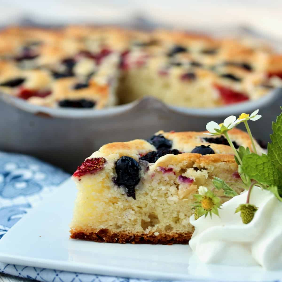 summer berry brunch cake